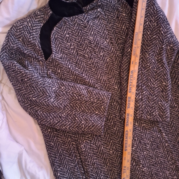 Women's Herringbone Tweed Coat - Black and Gray - Picture 11 of 13